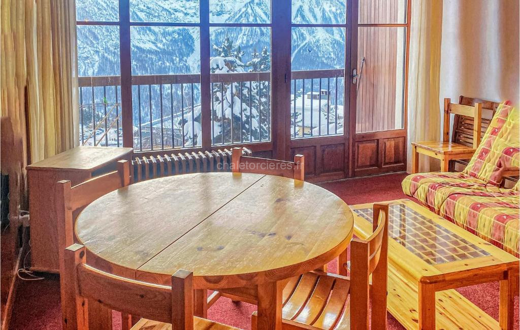 Photo de Cozy Apartment In Orcières With Wifi