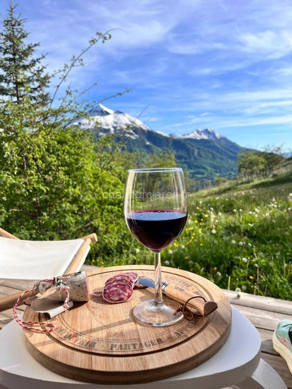 Terrasse, vue imprenable et accès direct pleine nature, votre refuge idéal