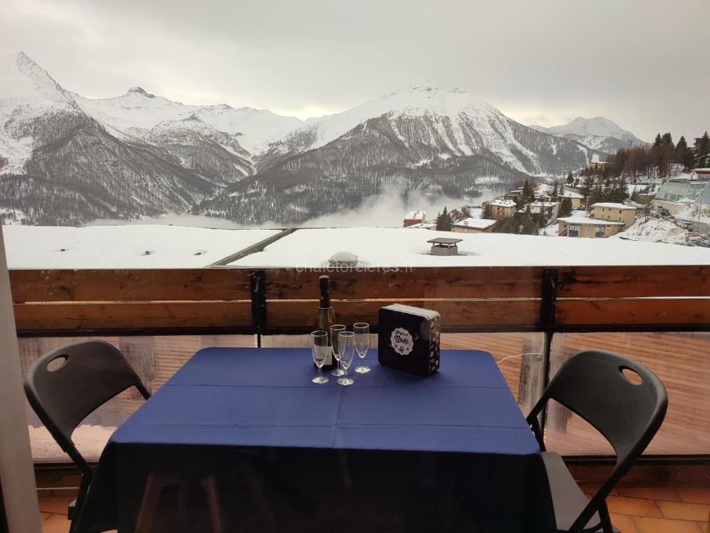 Photo de LE COSY aux pieds des pistes appartement avec balcon PLEIN CENTRE