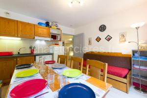 Au bon endroit N1 - Appartement 2 pièces 7 personnes - proche pistes - coeur station - balcon à Orcières