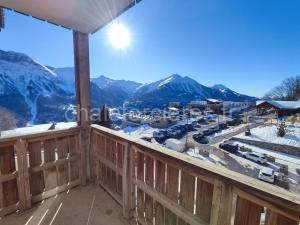 Mountain Retreat in Hautes-Alpes with Stunning Views à Orcières